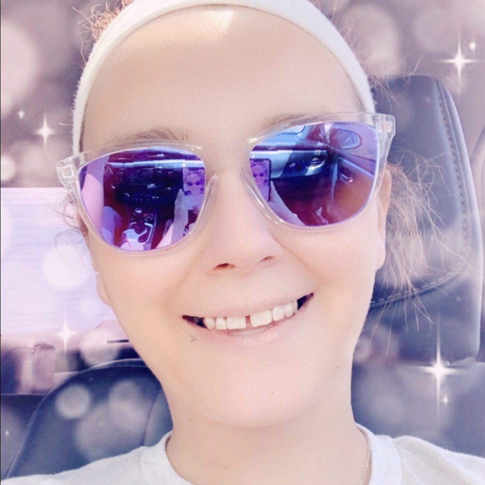 Meet your Posher, Shana
